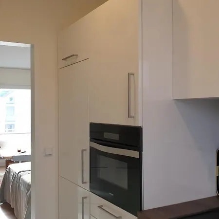 Klein Apartment *