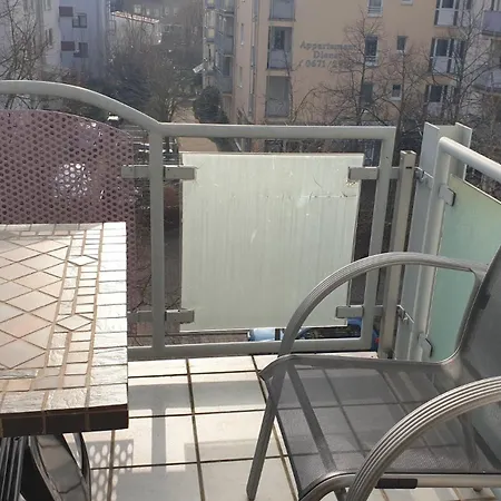 Klein Apartment